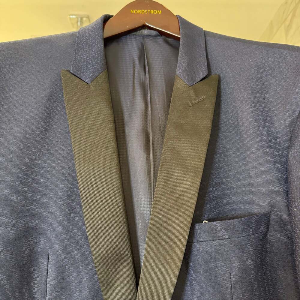 Calvin Klein Men's Navy Blue 100% Lapel Tuxedo Jacket - Picture 2 of 7